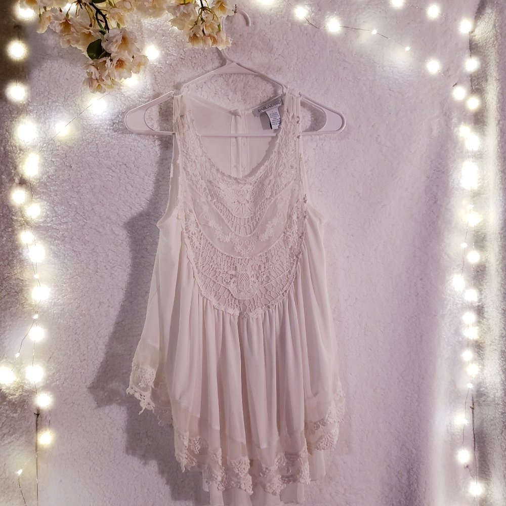 White Paradiso Blouse with Lace Accents